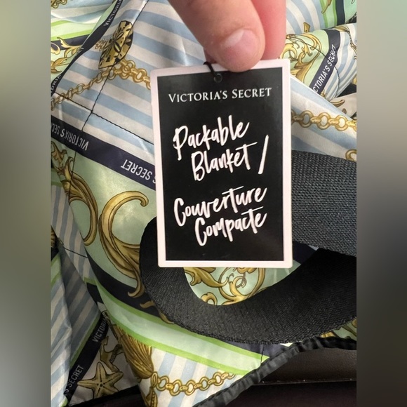 Victorias Secret Packable Blanket Nautical Beach
Picnic Blanket Size 52X57 VS - Picture 14 of 16